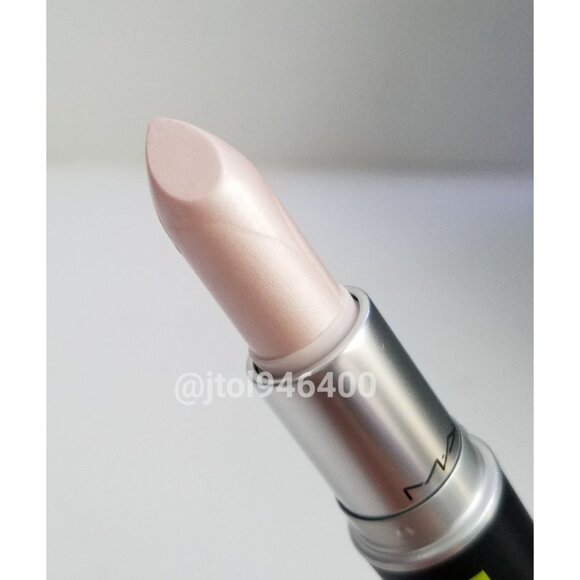 Mac Bubbles Lipstick - Picture 5 of 8